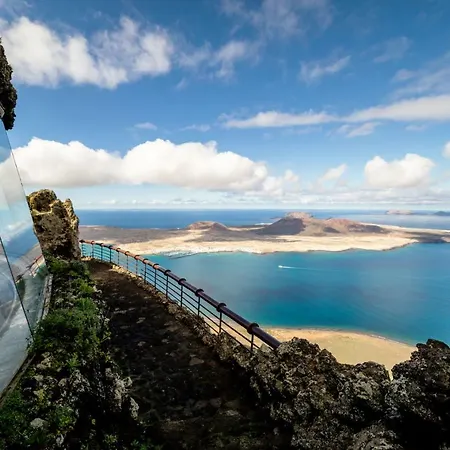 Carmen Lanzarote Costa Teguise